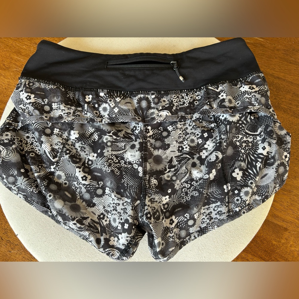 Lululemon Speed Short Size 4 SeaWheeze Counter Culture White/Black Running - Picture 3 of 13